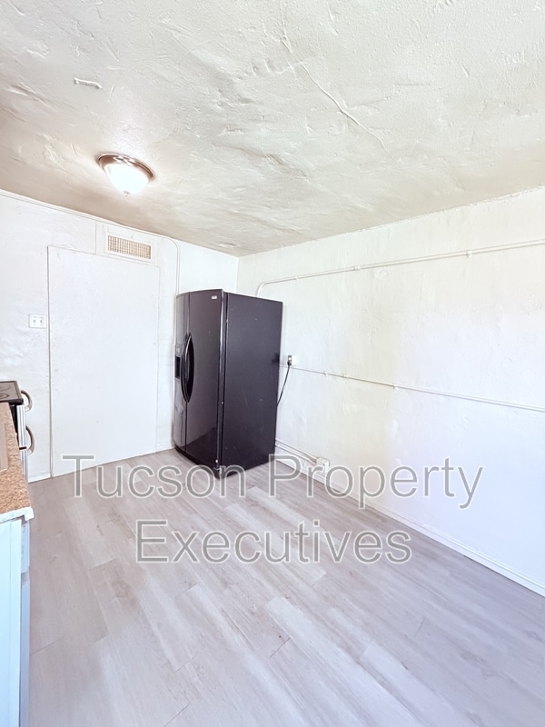 Photo - 234 E 32nd St