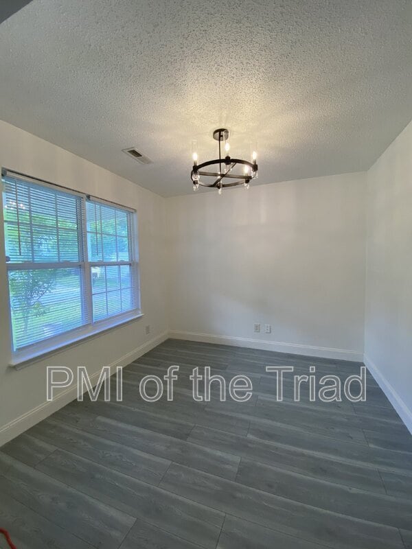 Photo - 202 Kinnley Ct