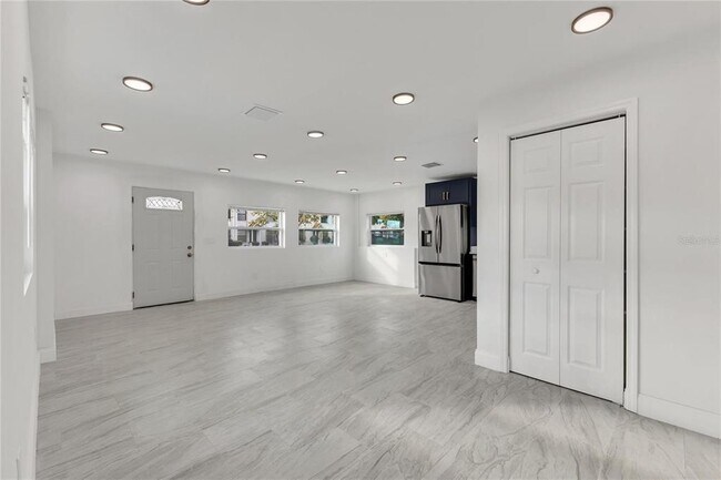 Photo - 1121 Illinois Ave