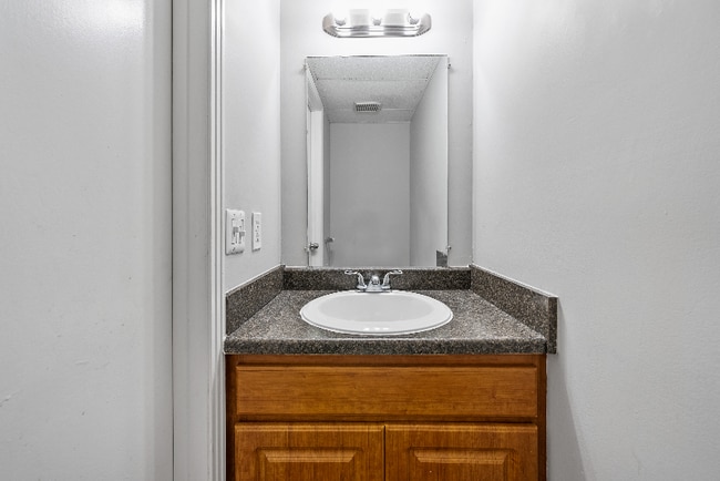 Photo - 813 Golf View Pl