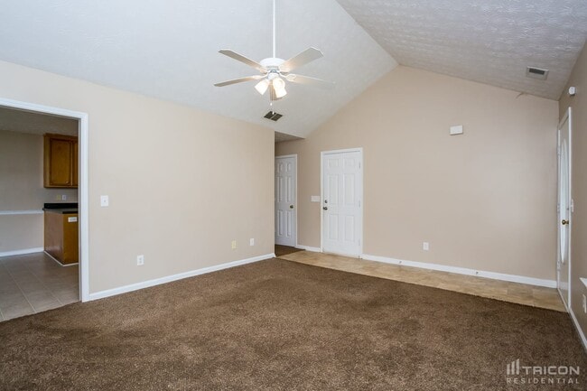 Photo - 100 5 Oaks Dr