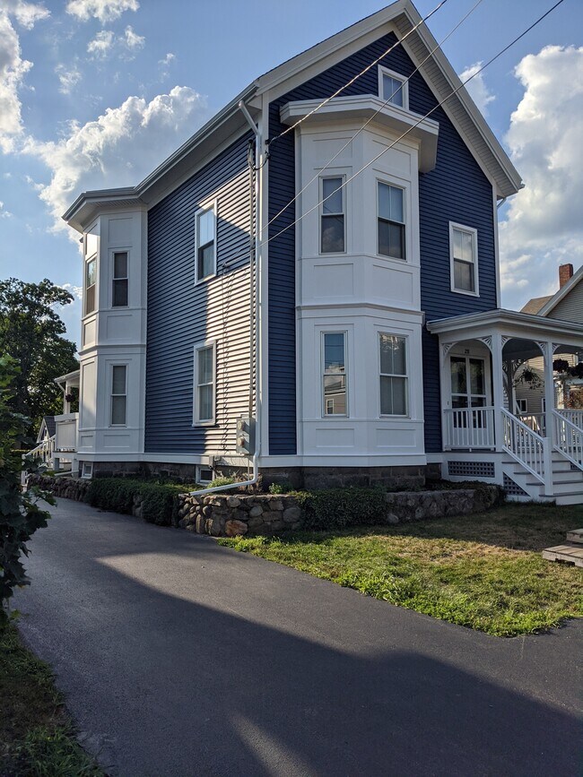 Photo - 211 Adams St Unidad 2