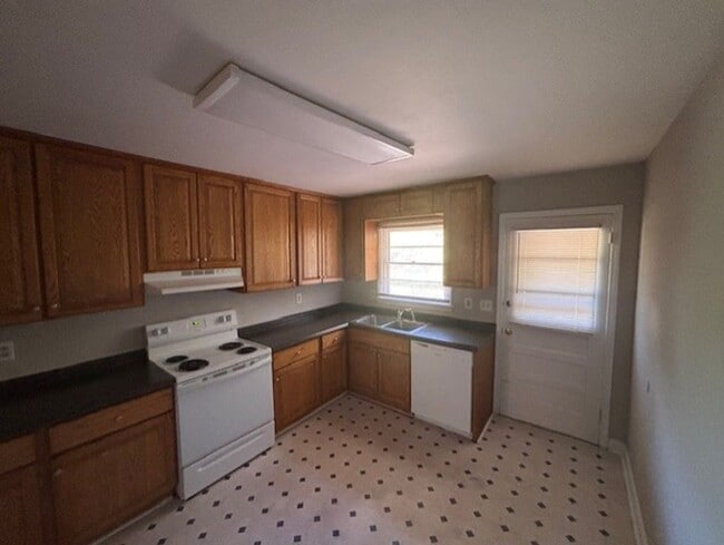 Photo - 1529 Old Central Rd Unit B