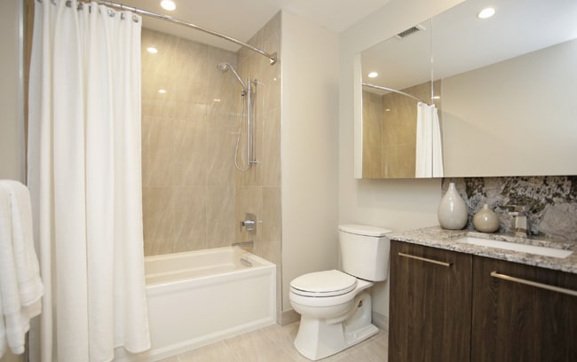 Photo - 729 N Hudson Ave