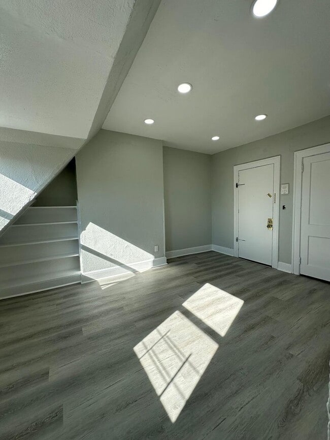 Photo - Grove St Apartments