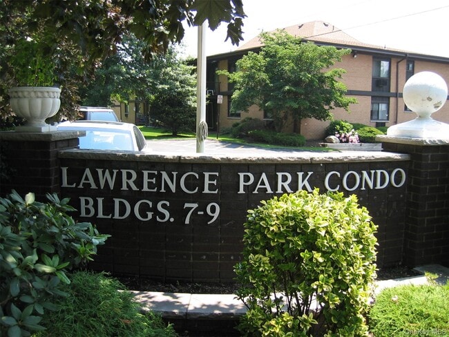 Building Photo - 9 E Lawrence Park Dr Unit 6