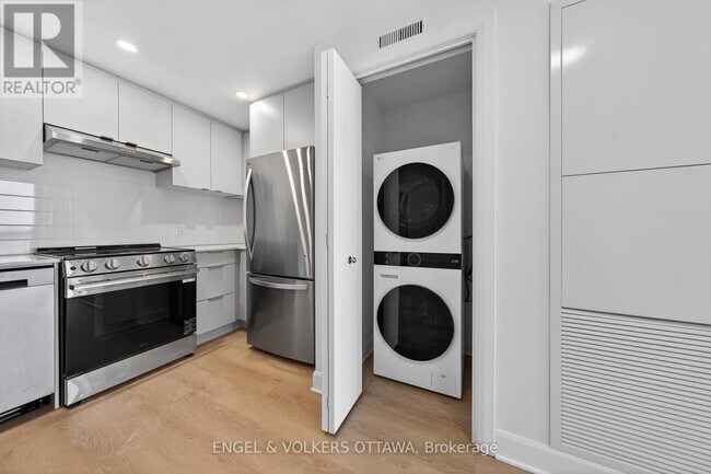 Photo - 1360 Carling Ave Unité 1203