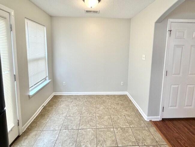 Photo - LowranceRd7915 Unit 1