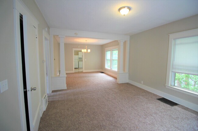 736 Oakland Ave SW
