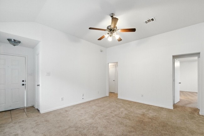 Photo - 142 Thunder Basin Dr