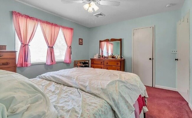 Photo - 470 Campus Dr