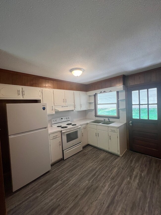 Photo - 2 Bedroom Duplex Available (Monroe)