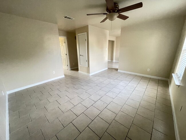 Photo - 1705 Cedarhill Dr Unit B