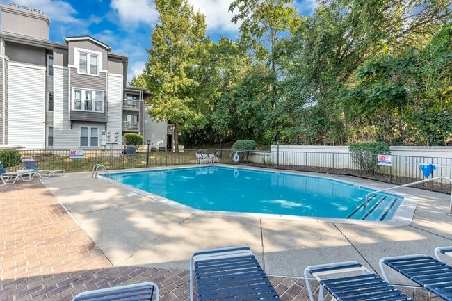 Photo - 265 Hillsboro Pl