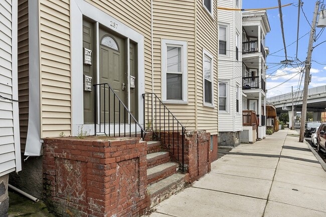 Photo - 237 Walnut St Unit 2