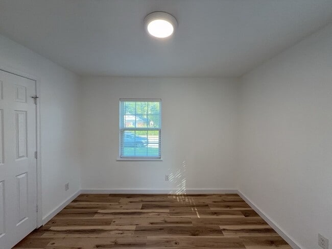 Photo - 1202 Valley View Dr