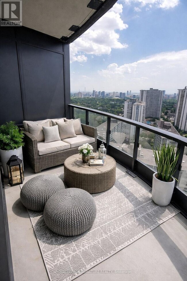 Photo - 585 Bloor St E Unité 2722