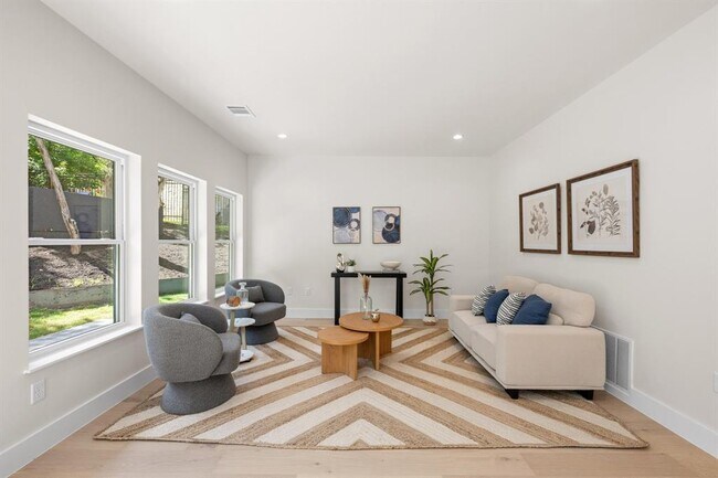 Photo - 13 Autumn Oaks Dr