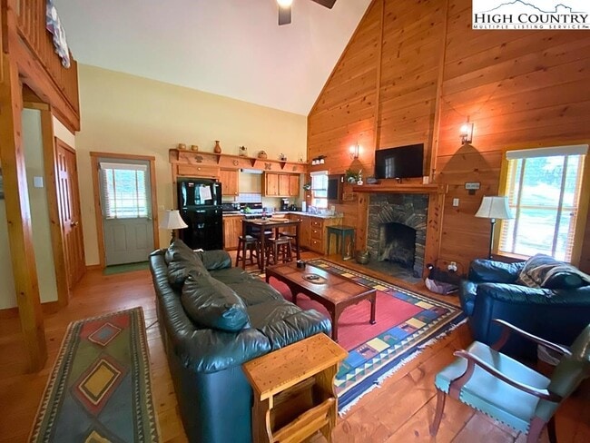 Photo - 405 Ballou Mills Rd