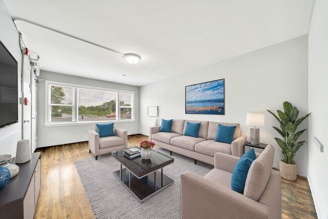Photo - 16048 Halsted St