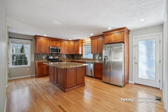 Photo - 127 Centre St