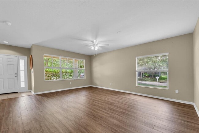 Photo - Updated 4BR with Bonus Room in Riverview!