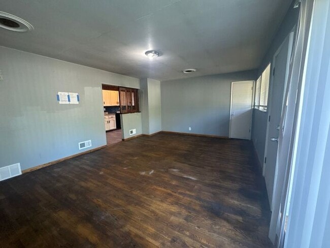 Photo - 3 Bedroom, 1 Bath House on Cul De Sac!