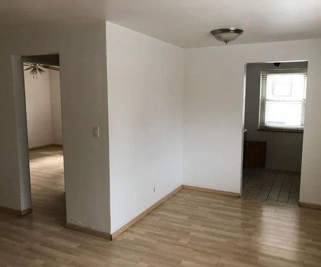 Building Photo - 5237 5th Ave Unit A2