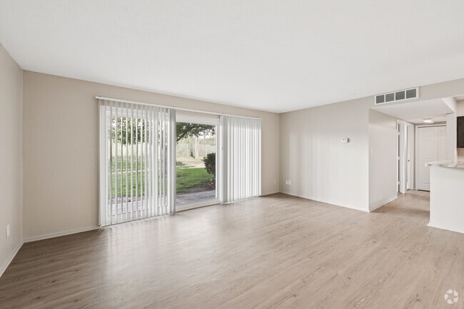 B1 2BR, 1BA - 900SF - Living Room - Arbor Court