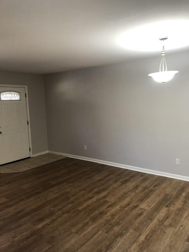 Photo - 1095 Rockbrook Ct