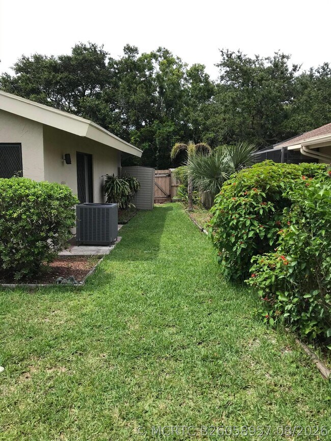7785 Stanway W Pl