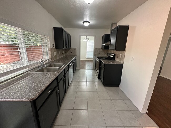 Photo - Plano 3-2-2 with 2 Living 2 Dining