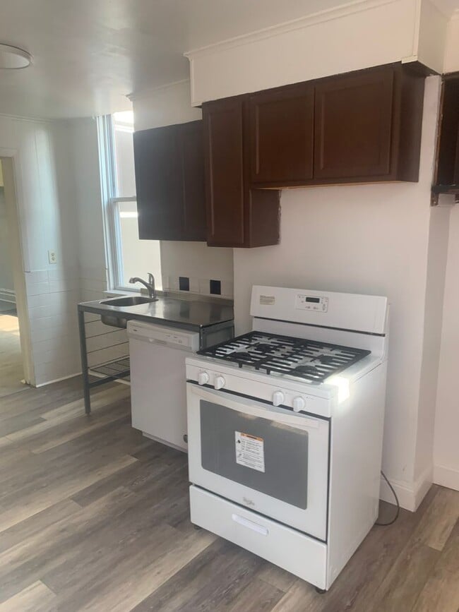 Photo - 4 bedroom house 2 bathrooms