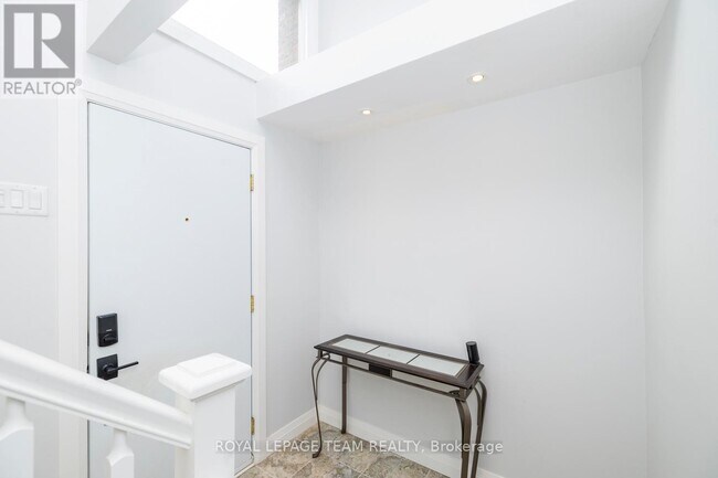 Photo - 121 Buell St