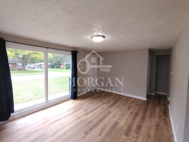 904 Woodlawn Dr