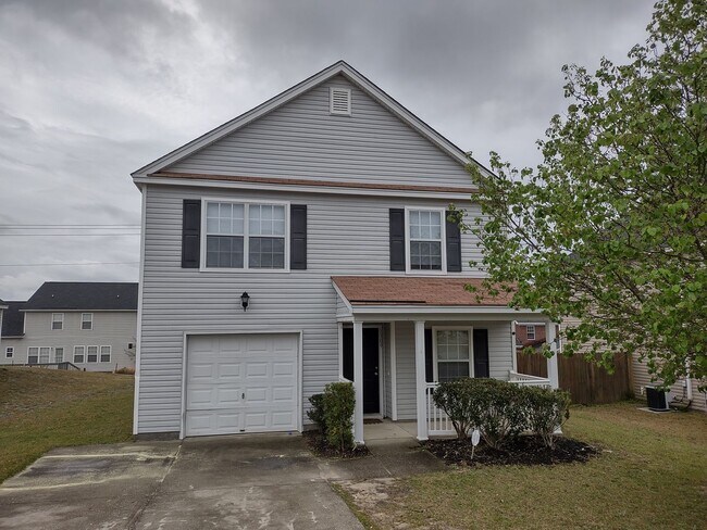 GREAT Four Bedroom Home Located in the Sum... - GREAT Four Bedroom Home Located in the Sum...