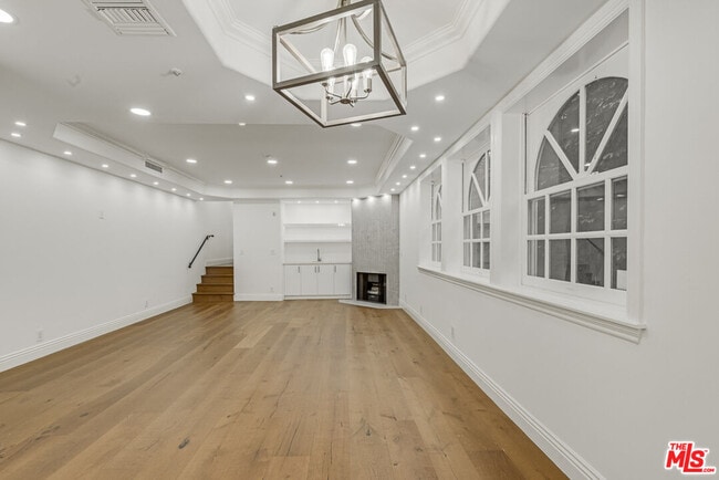 Photo - 342 N Palm Dr Unit 102