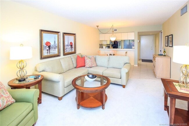 Building Photo - 4540 NE Sandpebble Trce Unit 105