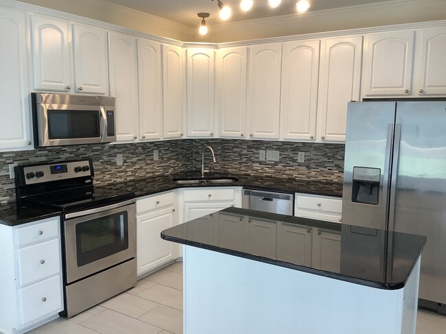Photo - 2106 Forest Edge Dr