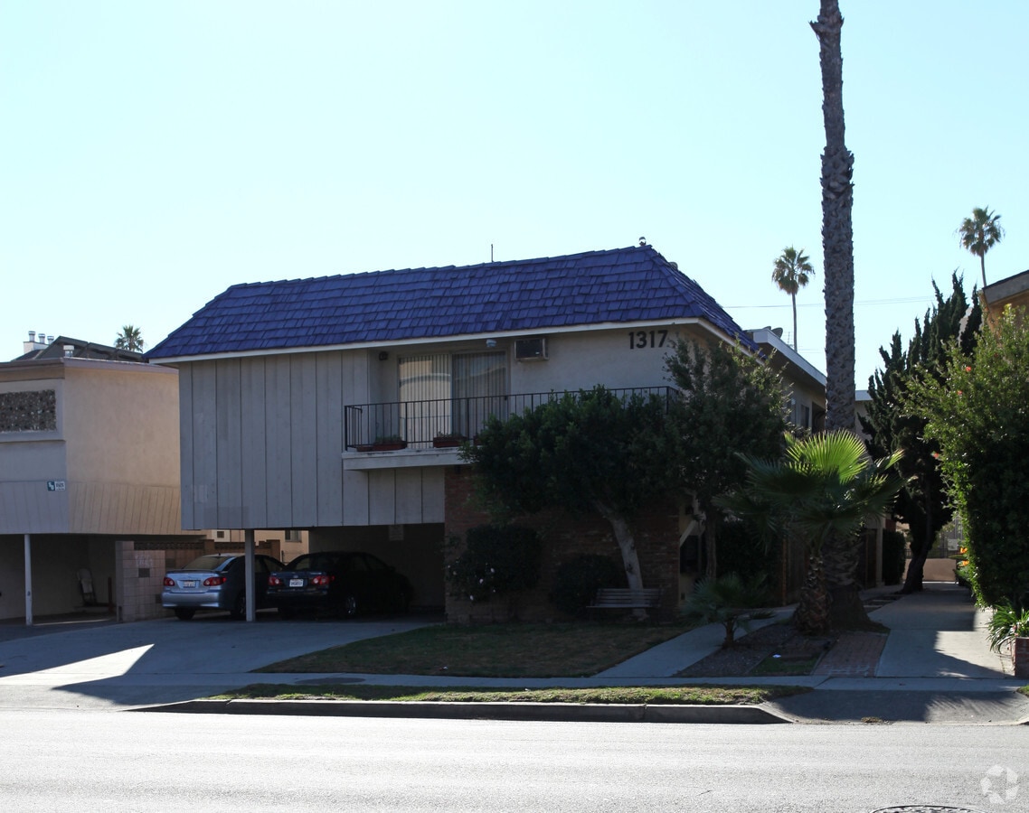 Primary Photo - 1317 S Bundy Dr