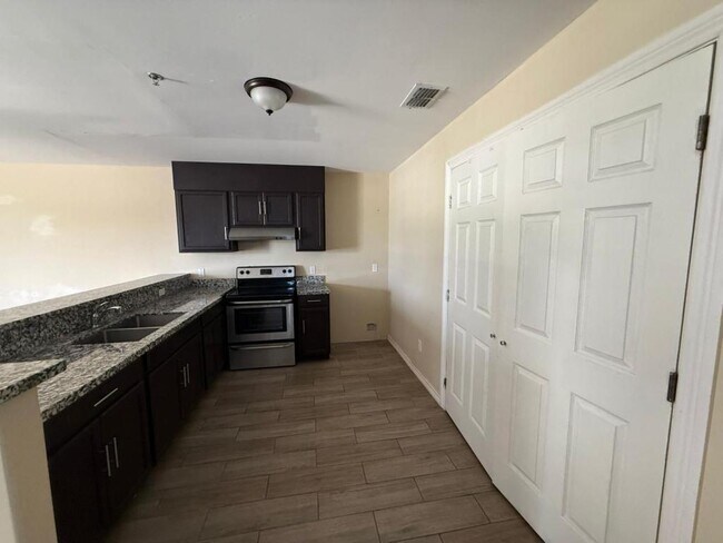 Photo - 303 E Eisenhower Ave