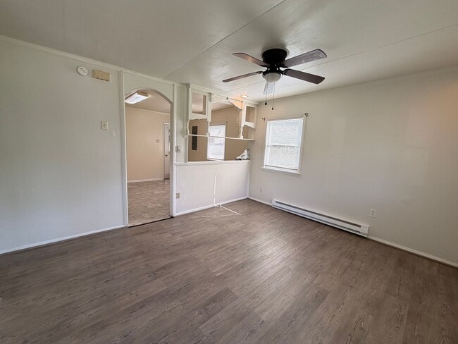 Photo - 1437 Oakcrest Dr