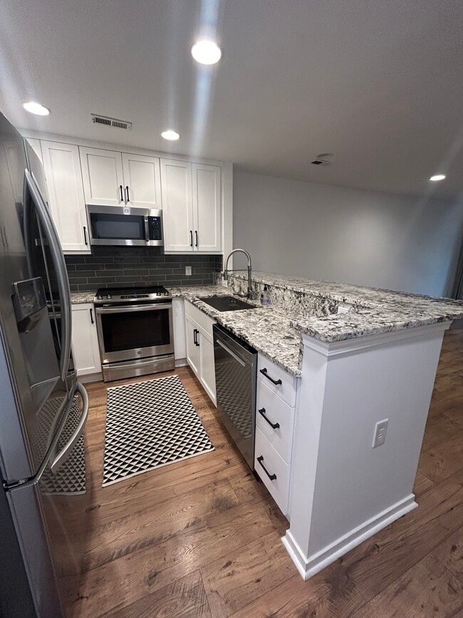 Photo - 1507 Military Cutoff Rd Unidad 227