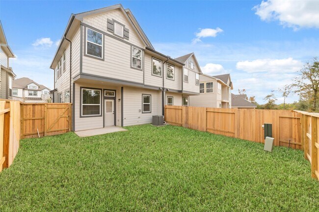 Photo - 135 W Coralburst Lp Unit 1