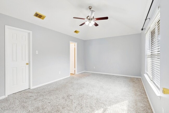 Building Photo - 2922 Abbey Field Dr