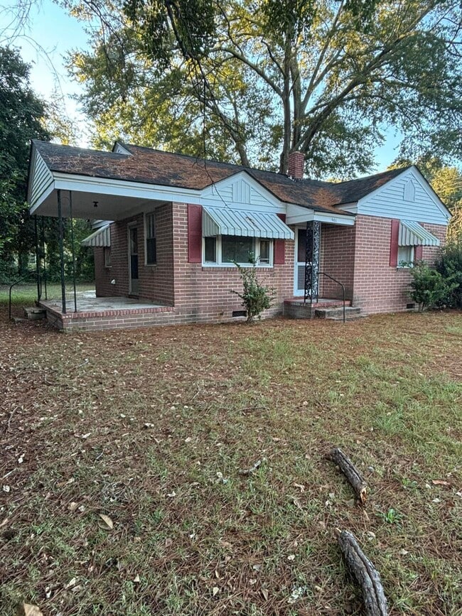Photo - 901 Miller Rd