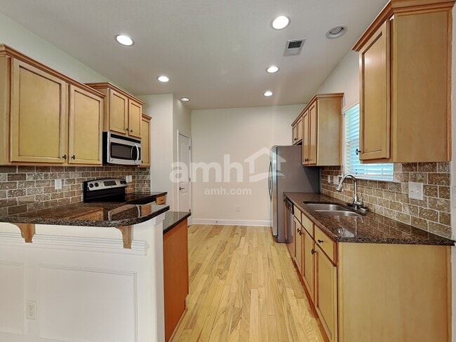 Photo - 101 Scottish Ave