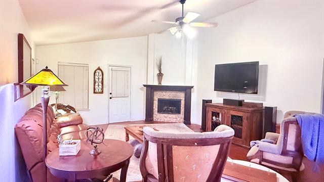 Photo - 4625 Indian Rock Dr