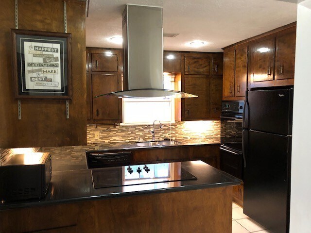 Photo - 139 Pamellia Dr Casa