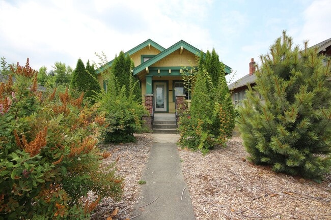 Building Photo - Charming 2 bedroom 1 bath Rambler in Tacoma Rental
